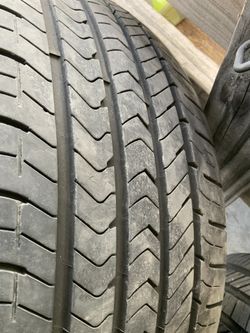 Great Condition GoodYear Tire 235 40 18