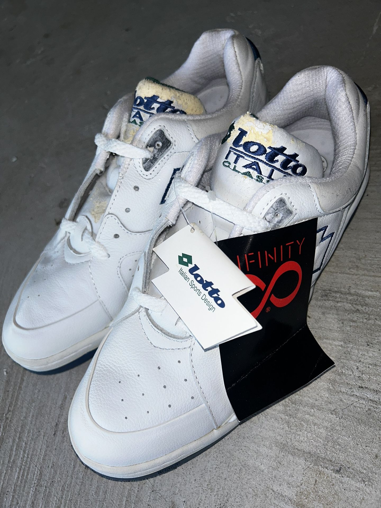 Lotto Tennis Shoes