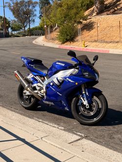 Yamaha R1