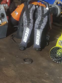 Back pack blower  echo like new pb580t