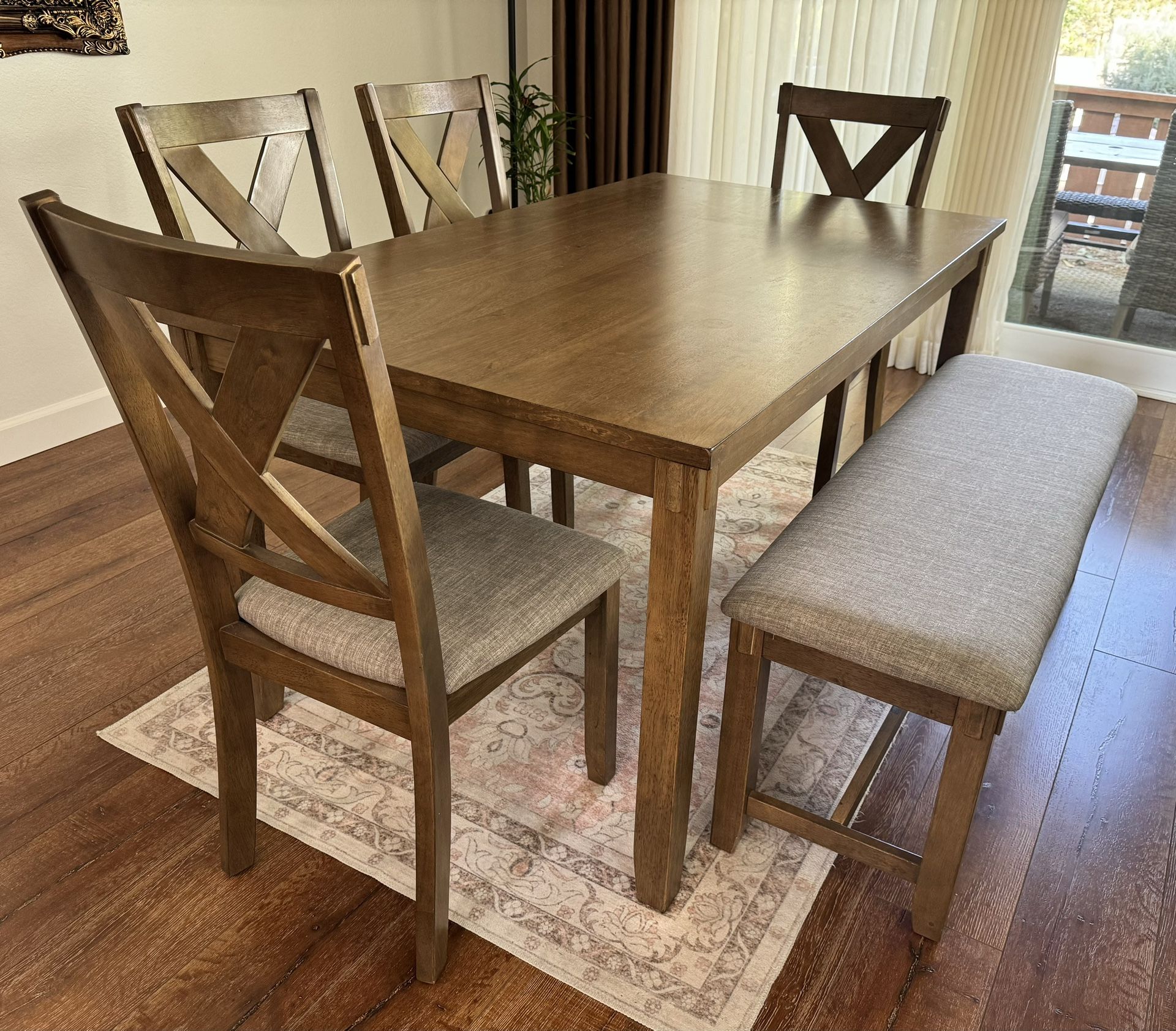 Dinning Set for 6-7 People & Rug