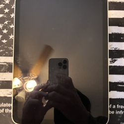 iPad 10th Generation + Cellular