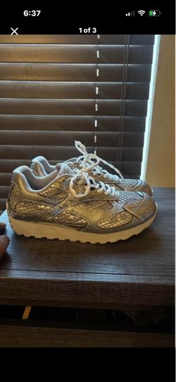 grey botegga size 10