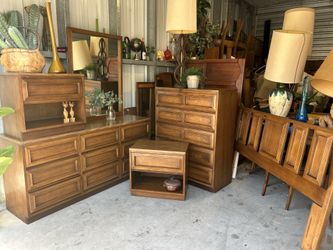 Mid-Century Modern 6-Piece Bedroom Set