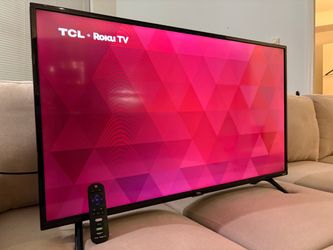 TCL Roku TV Flat Screen with Remote