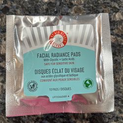 NEW FIRST AID BEAUTY FACIAL RADIANCE PADS $4!!