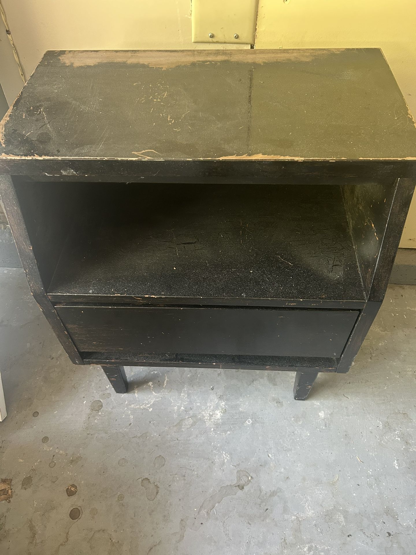 Stanley Bedside Table