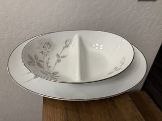  VINTAGE PLATES AND VASES COLLECTION 