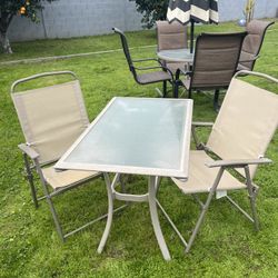 Patio Set W/folding Chairs 