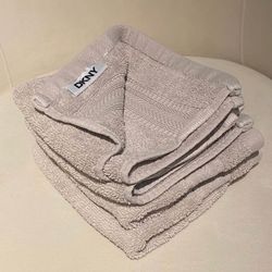 DKNY towels - set of 4 new