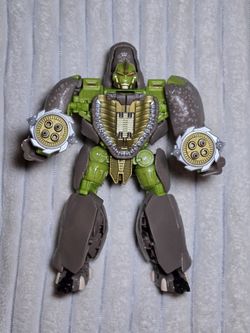 Hasbro Transformers Kingdom Rhinox