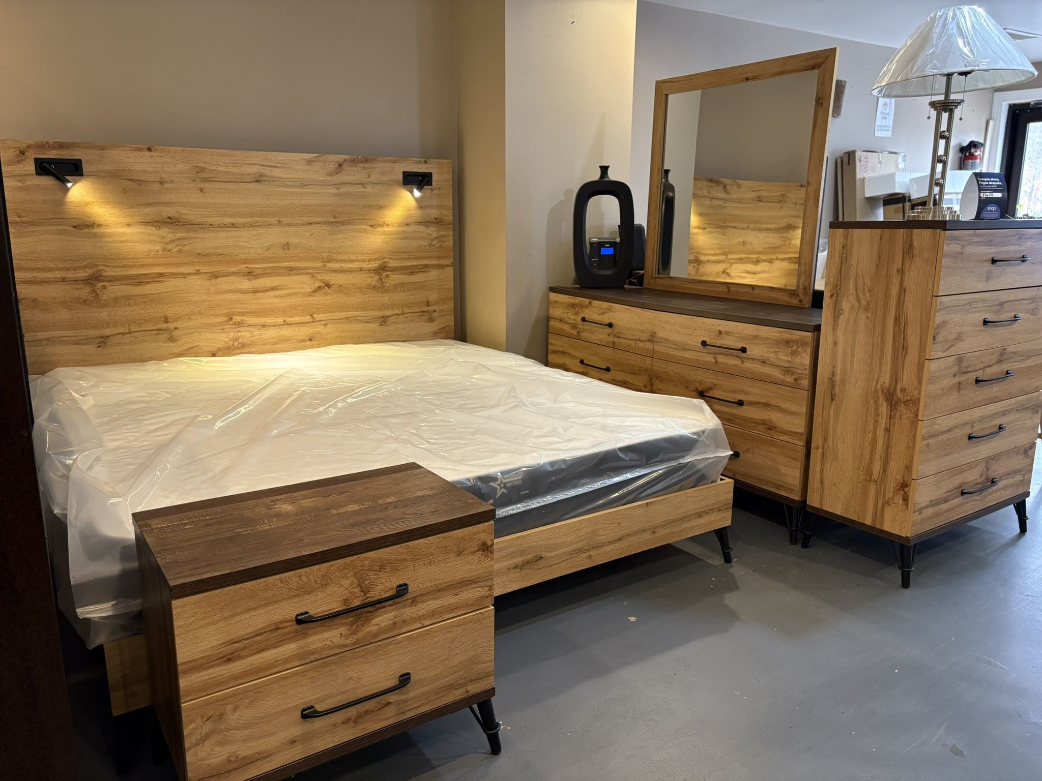 New Platform King Bedroom Set