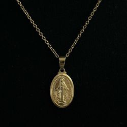 Gold chain necklace + mary religious pendant 