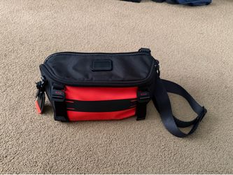 Tumi  Crossbody