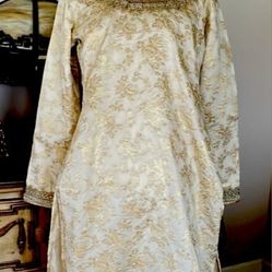 BANARSI SUIT PARTYWEAR WITH BROCADE FLORAL fabric size XS