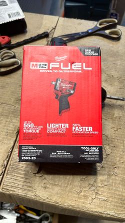 Milwaukee 2563-20 1/2inch Stubby Impact Wrench 550ft-lbs