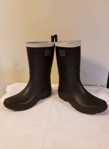 Helly Hansen women's waterproof midsund 2 rain boots.