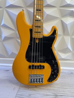 MARCUS MILLER SIRE P7 5 STRING  NEW GEN Fender style Active/Passive 18v Bass Guitar Black & Yellow