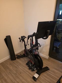 Peloton Bike Bundle – Shoes, Weights, Bands & Mat Included