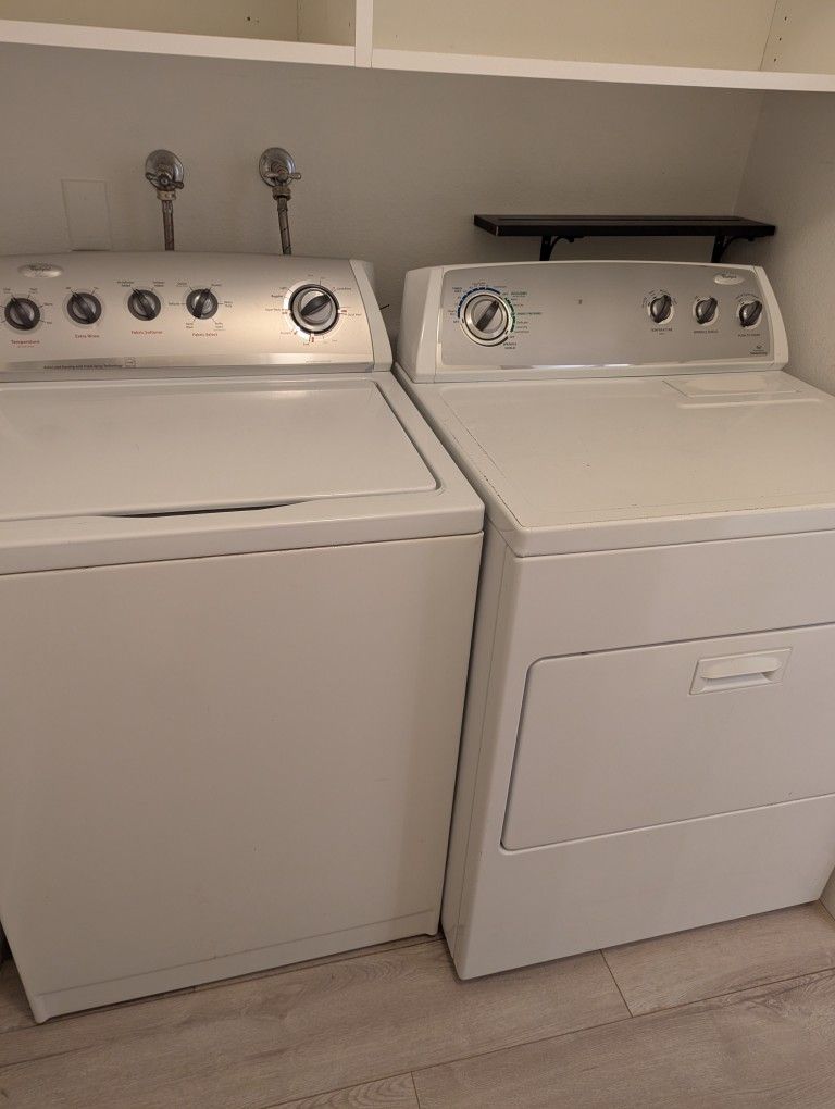 Whirlpool Washer & Dryer Set 