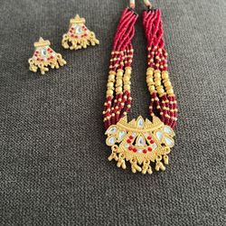 Beautiful Necklace With Earrings