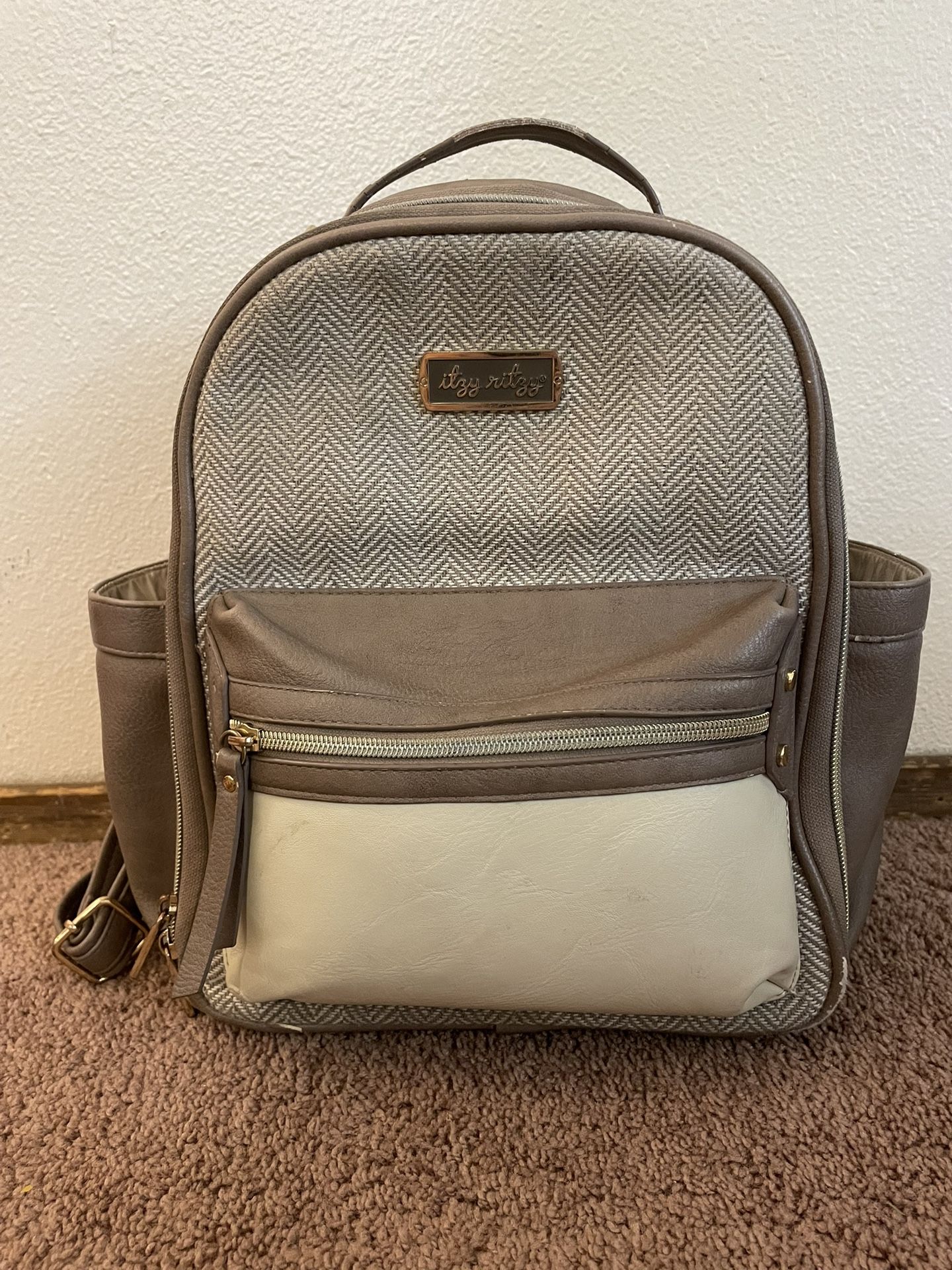 Itzy Ritzy backpack/diaper bag