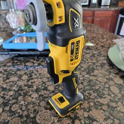 20V MAX XR Cordless Brushless 3-Speed Oscillating Multi Tool (Tool Only) NEW