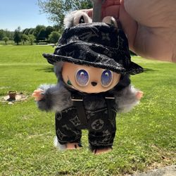 Labubu V3 with dress (this order is labubu and dress togother)  If u only want labubu or the dress..contact us plz