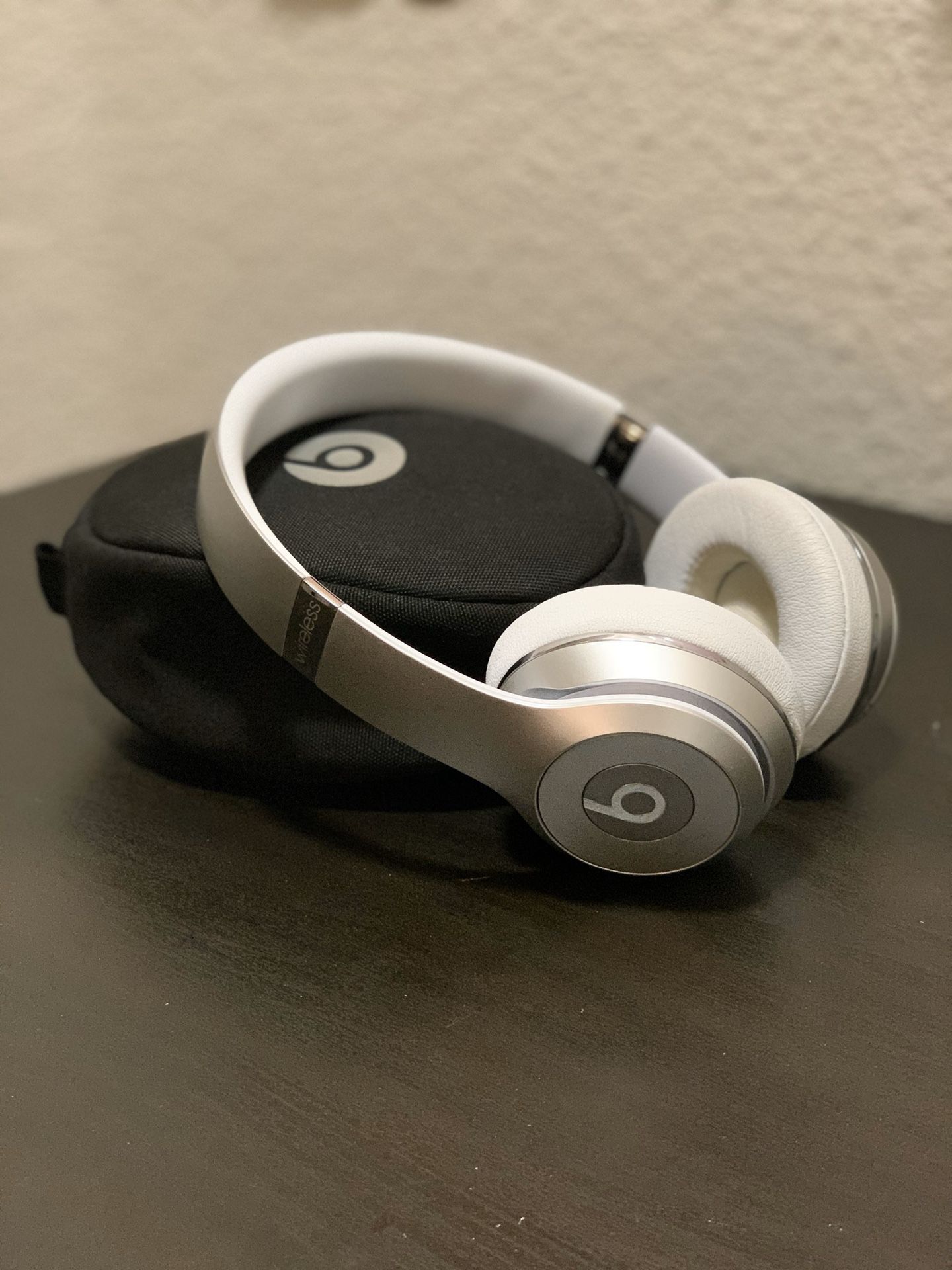 Beats by Dr. Dre solo 3 Wireless Bluetooth headphone