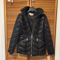 New With Tags Womens Michael Kors Black Puffer Jacket Size Small With Gold Zippers
