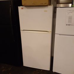 10% Off Today Used Excellent Condition Magic Chef Top And Bottom Refrigerator 28inches 