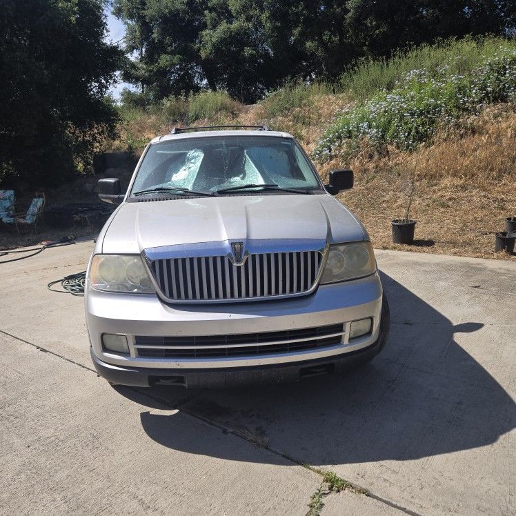 2005 Lincoln Navigator