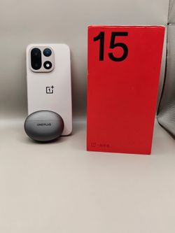 OnePlus 15 Sandstone 256GB + Buds 4 - $899