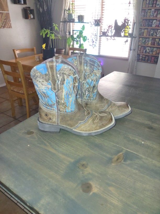 Women's Ariat Boots - size 8.5