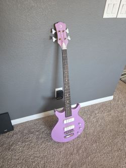 Luna bass guitar