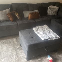 Grey Sectional With Ottoman 
