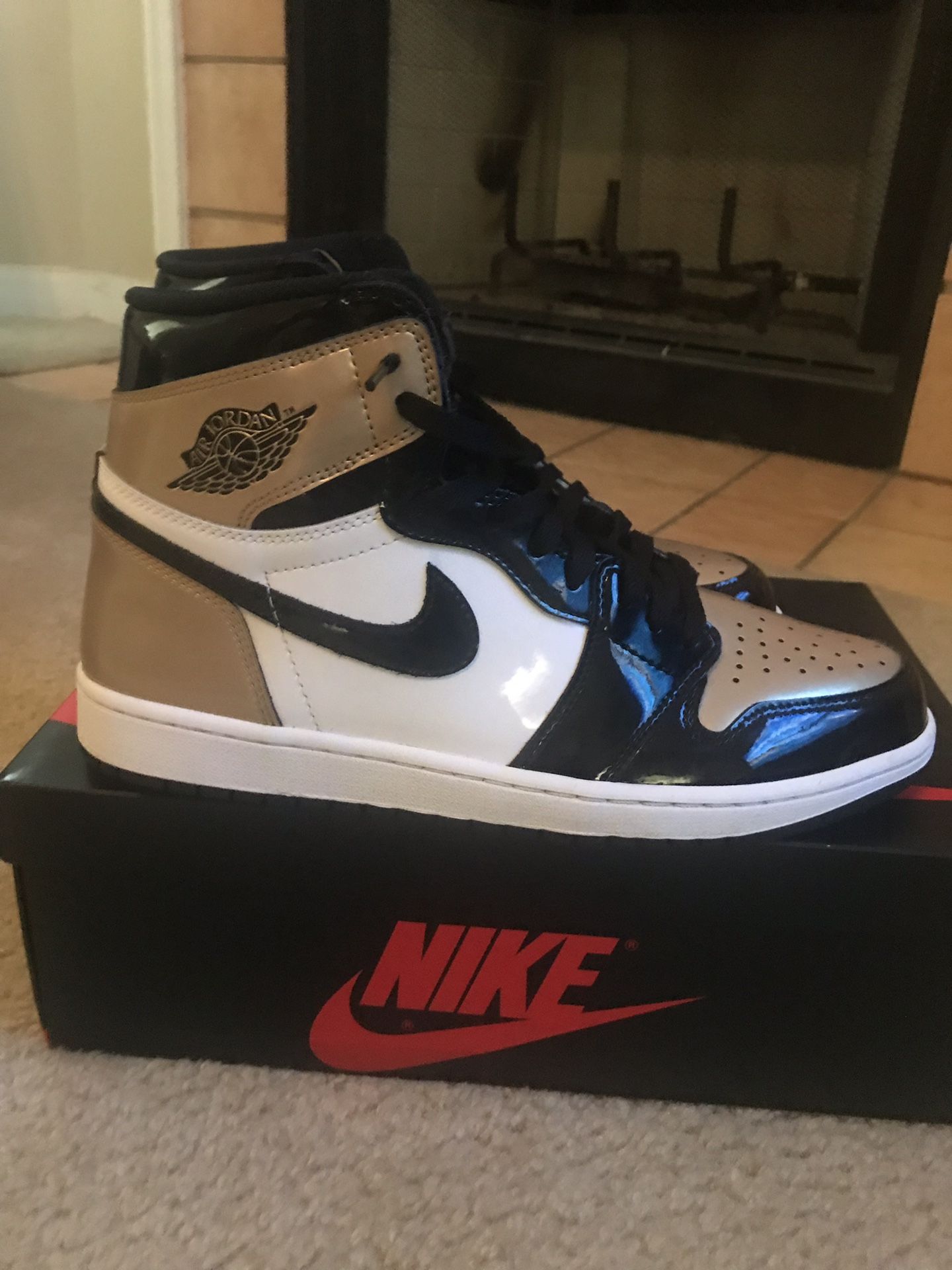 Air Jordan 1 Gold Toe size 10.5