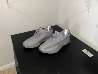Yeezy steel grey barely worn size 8