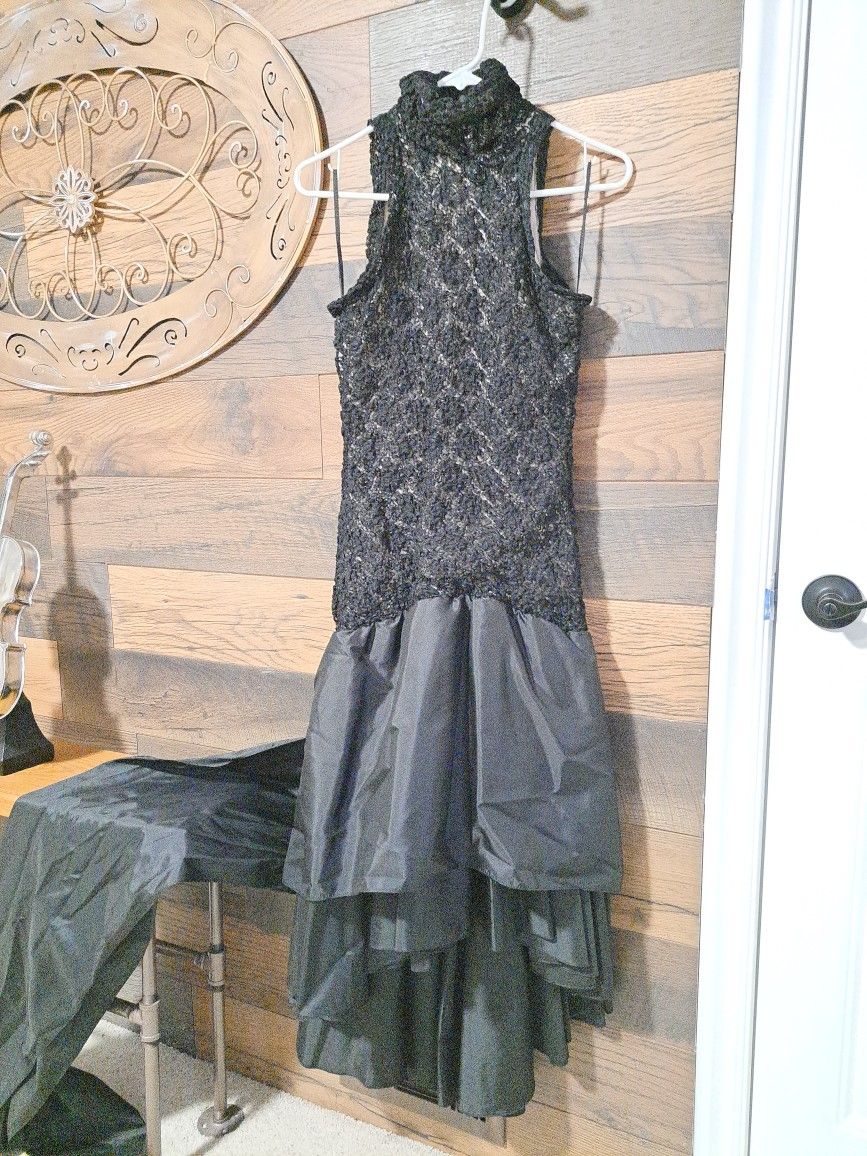 Vintage bodycon mermaid style black/nude evening formal gown size 8.