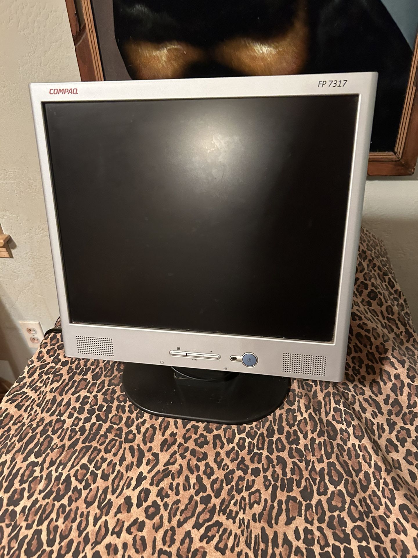 Compaq FP7317 17" LCD Flat Screen Monitor - Computer Video Games Vintage 2005