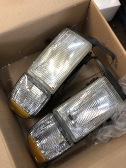 95-00 dodge ram headlight set!