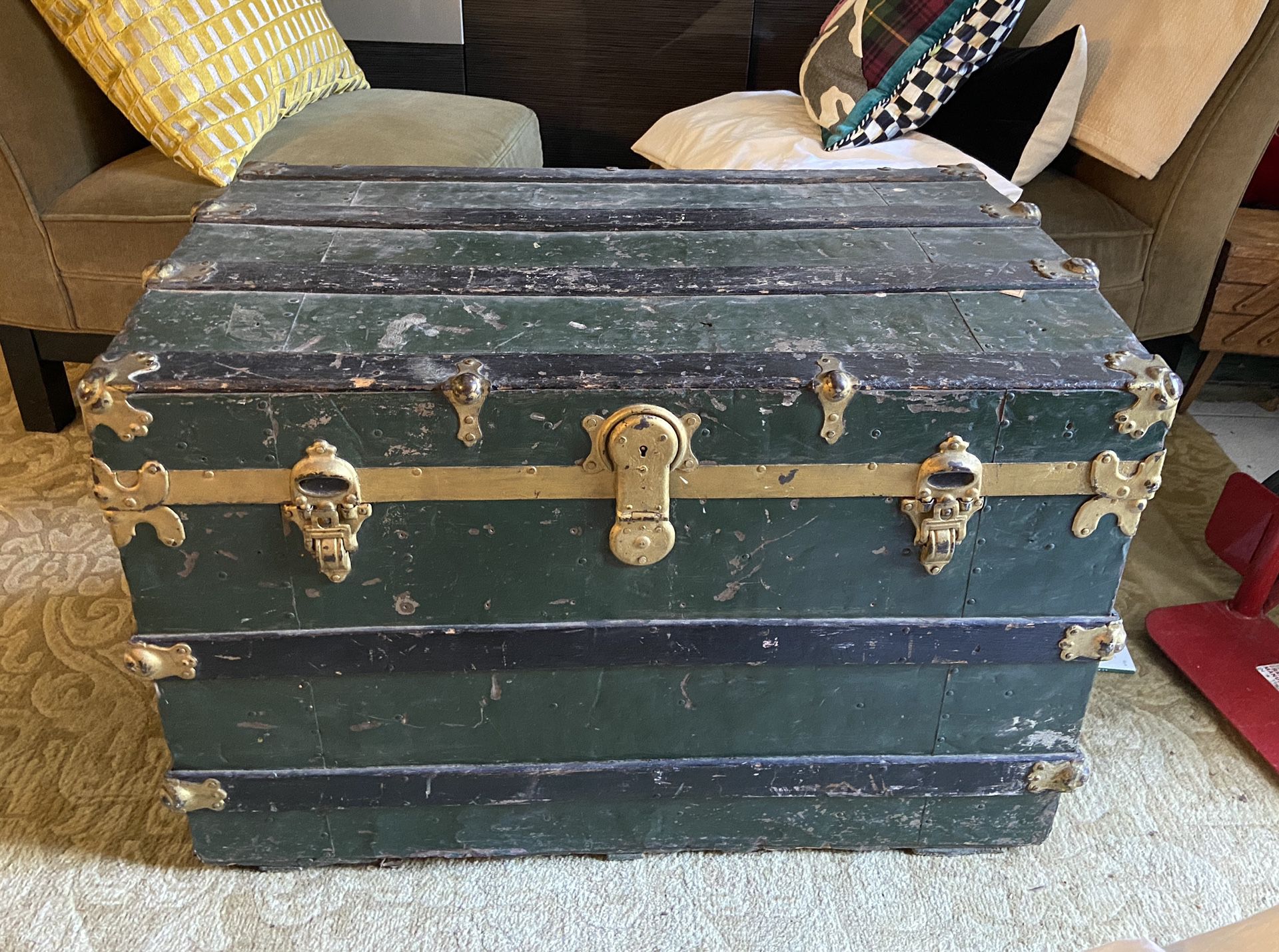 Jumbo Vintage Steamer Trunk, Second Use Building Materials and Salvage