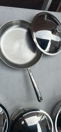 Pans and pots  10.5 inch  Titanium non stick pans  Price is for each one  Brand: misen   used lightly  Good condition  Pick up in sun valley  Cash onl