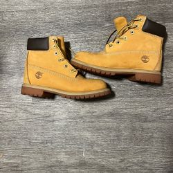 New condition Tims Christmas sale 