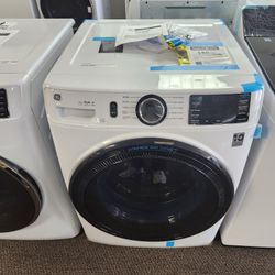 4.6 cu. ft. Front Load Washer in White with UItraFresh Vent System and Microban Technology