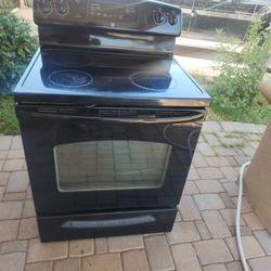 Vuen Dia ..mi Rasa Vendo Estufa Electrica Muy Buenaa Condisiones Seminueva Barata Pido ..160 Poreya Pak Sevalla 
