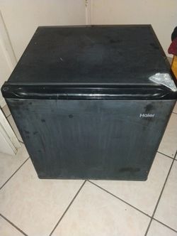 Mini Fridge 19 W 18 L