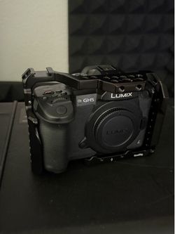 Panasonic GH5 body with Cage