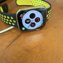 Apple Watch Series 9 Gold Stainless 