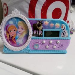 Clock Of Elsa And Anna